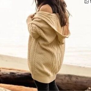 Jackson Rowe Pluto Cable Knit Hooded Cardigan